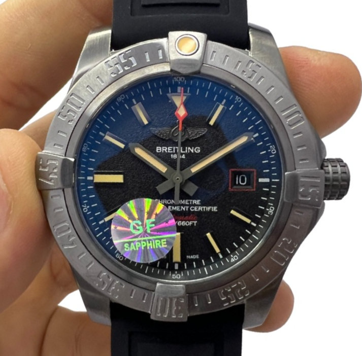 Breitling Avenger Automatic - Titanium -