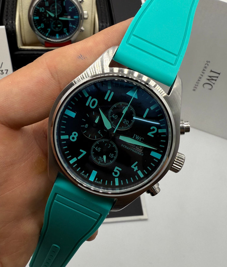 IWC Piloto Cronógrafo Edição 41 “Equipe Mercedes-AMG PETRONAS Fó