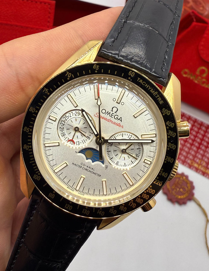 Omega Speedmaster Dark Side of the Moon