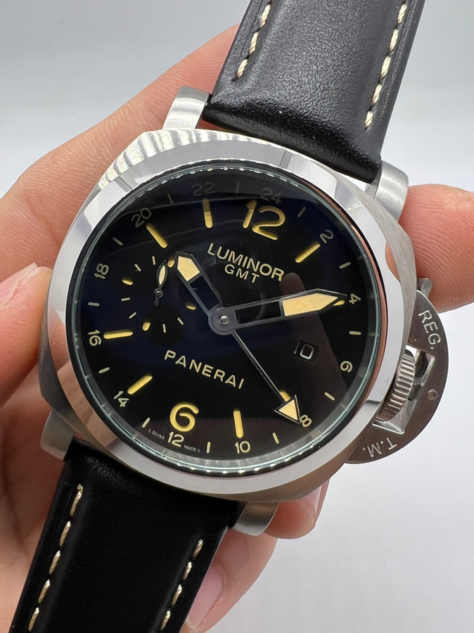Panerai Luminor Marina GMT