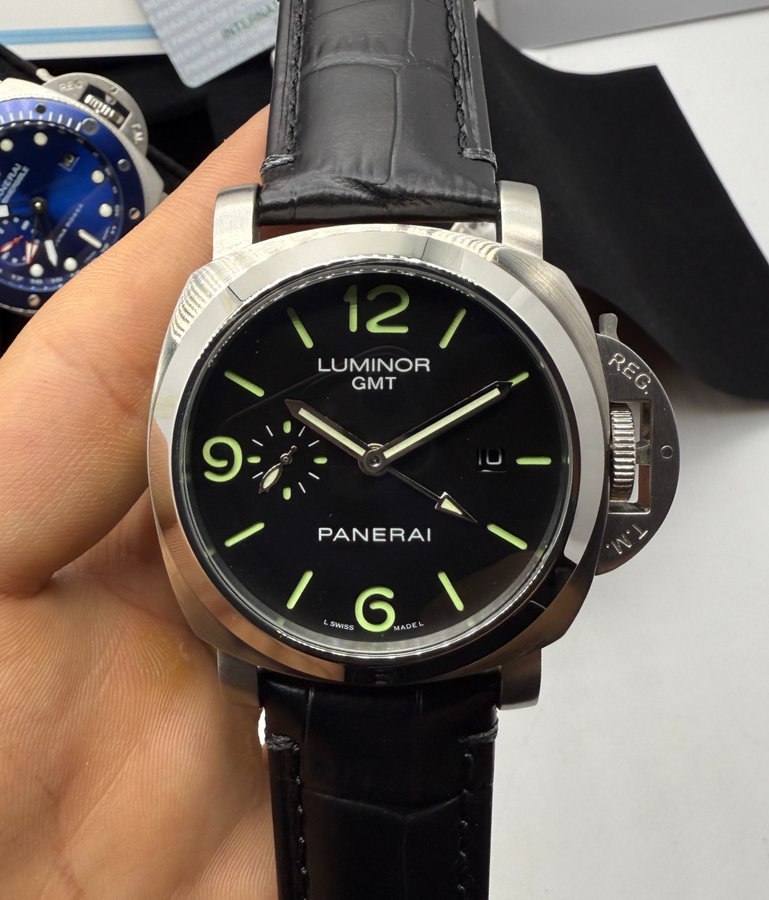 Panerai Luminor Marina GMT