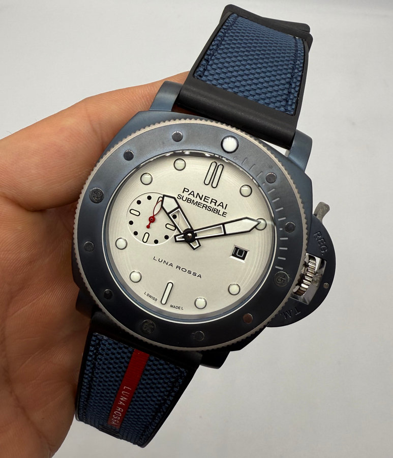 Panerai Luminor Submersible
