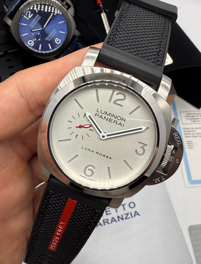 Panerai Luminor Submersible