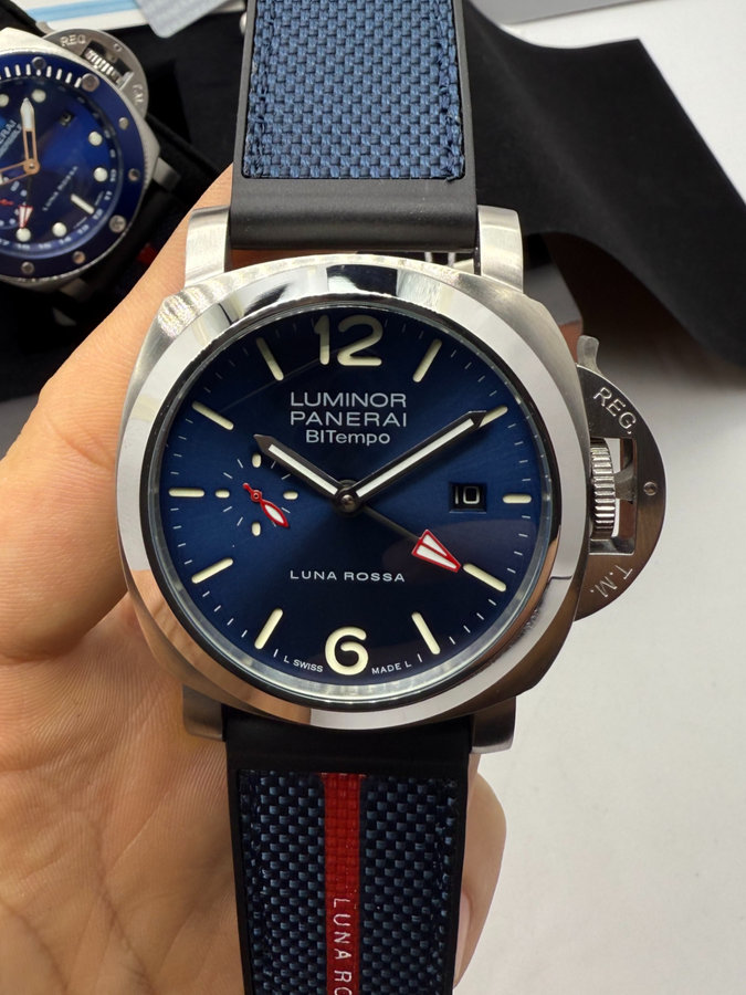 Panerai Luminor Submersible