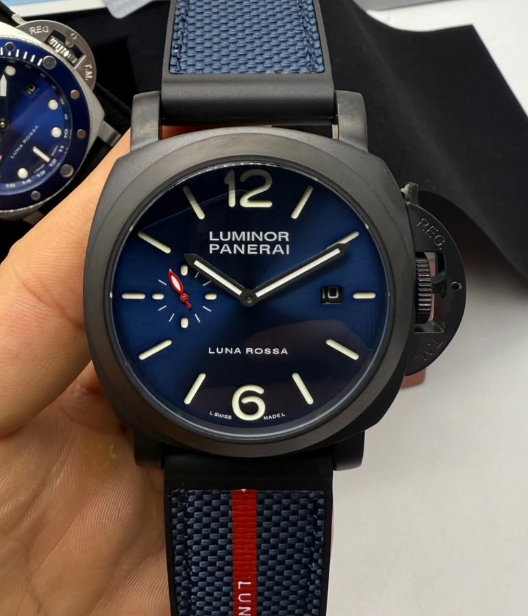 Panerai Luminor Submersible
