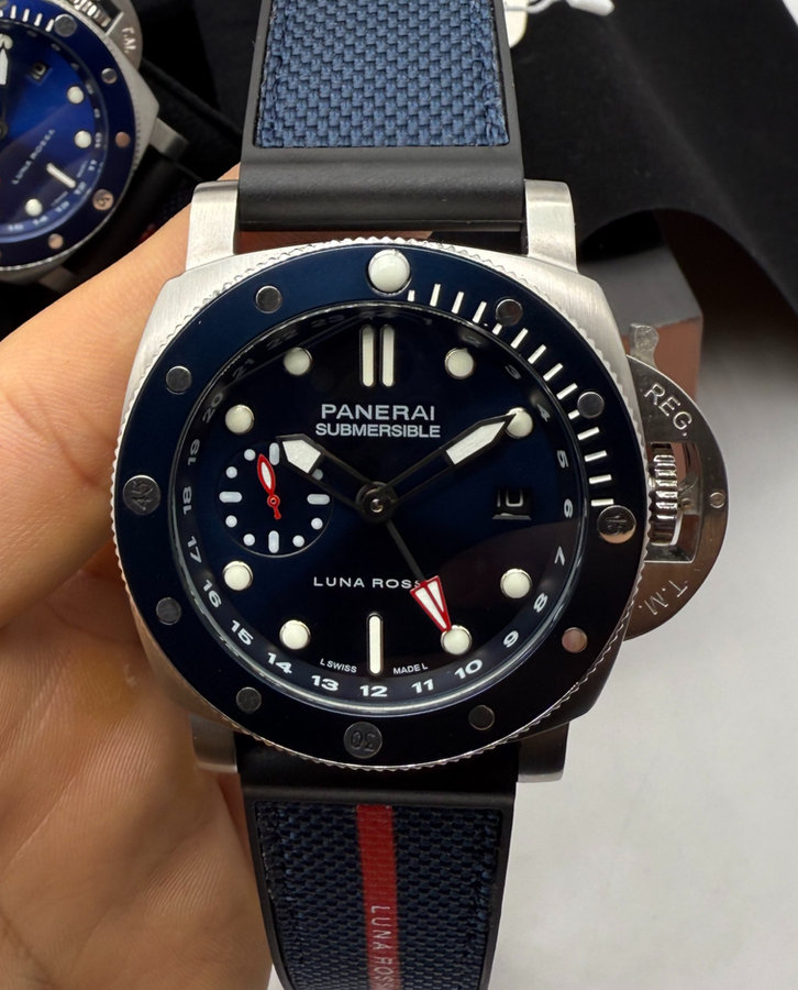 Panerai Luminor Submersible