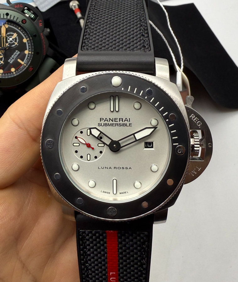 Panerai Luminor Submersible