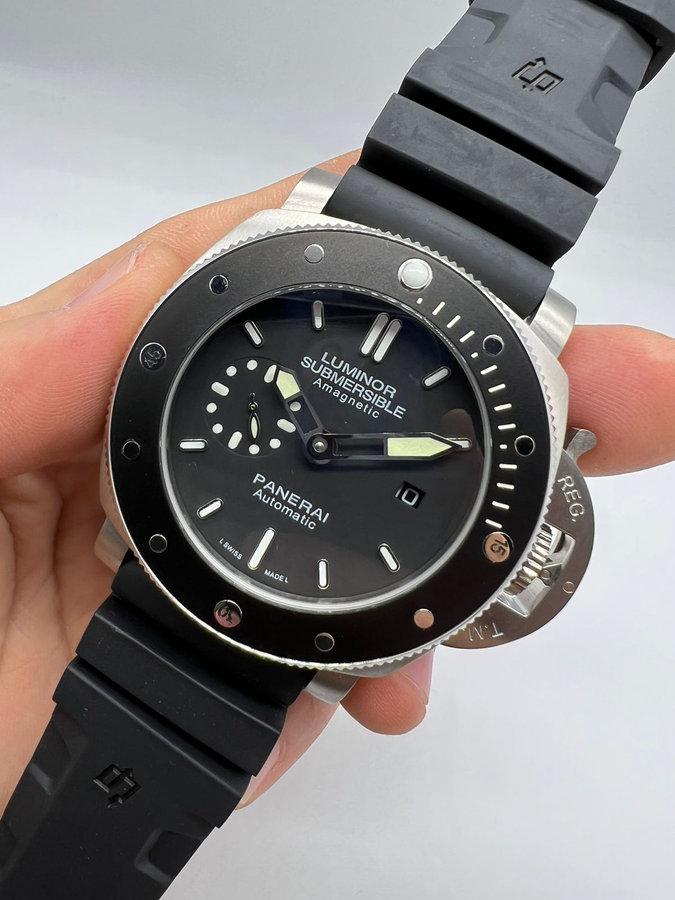 Panerai Luminor Submersible