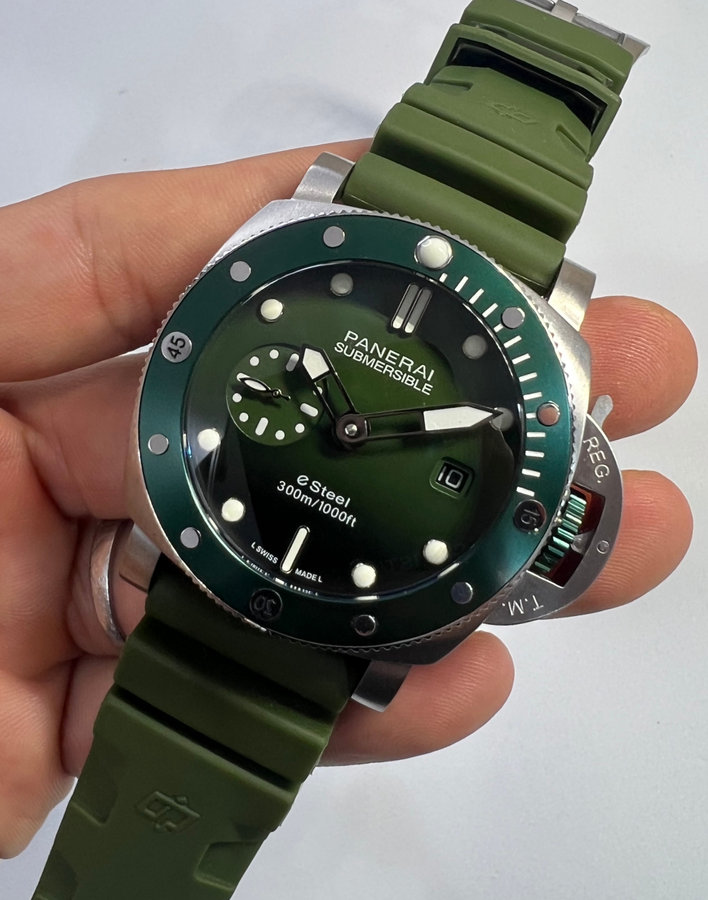Panerai Luminor Submersible
