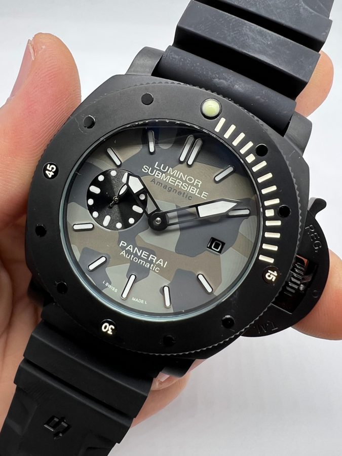 Panerai Luminor Submersible