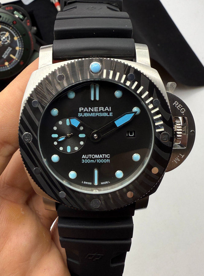 Panerai Luminor Submersible Carbotech