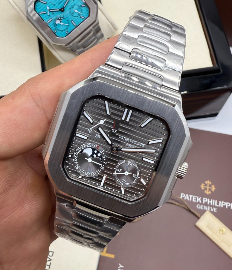 Patek Philippe Cubitus Aço, Fases da Lua