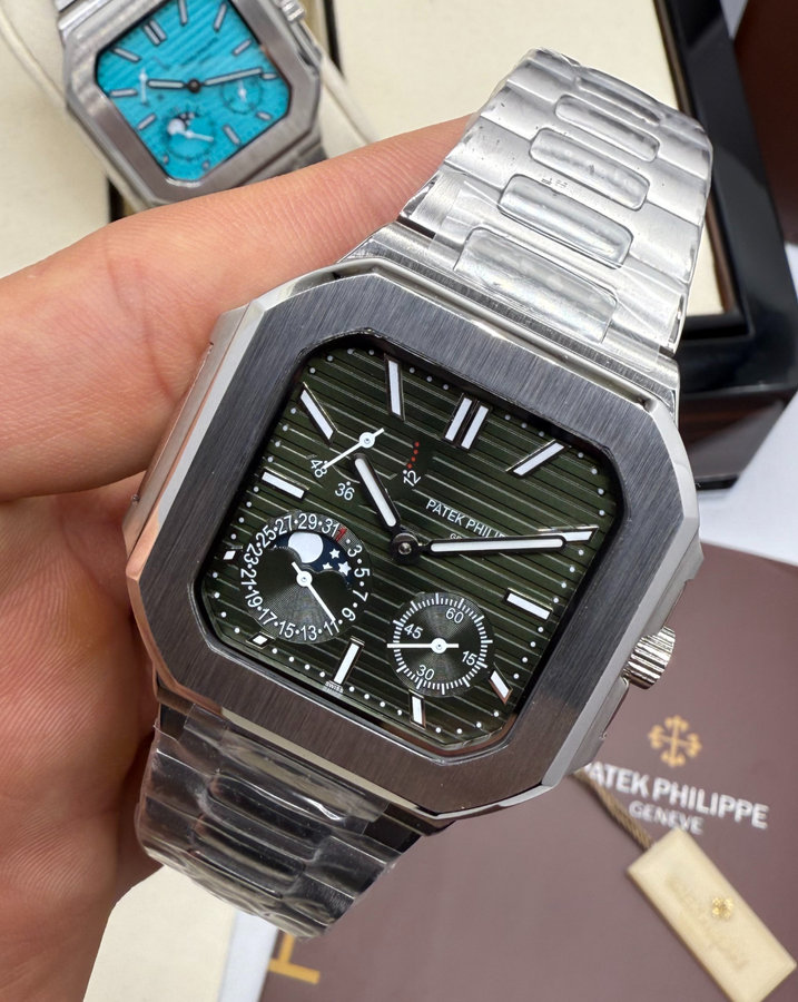 Patek Philippe Cubitus Aço, Fases da Lua